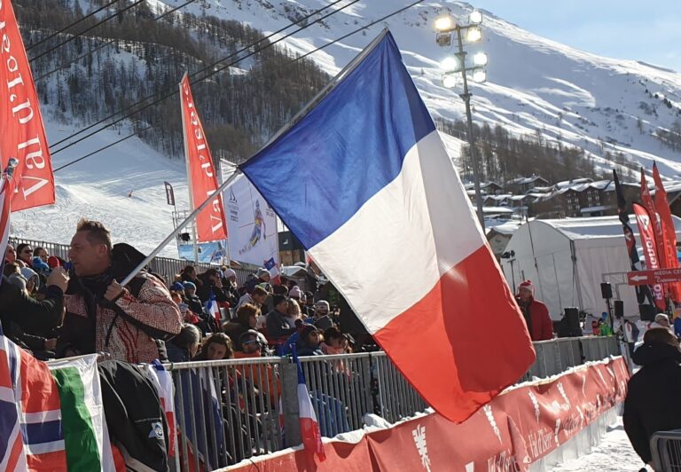 En bleu, blanc et ROUGE
