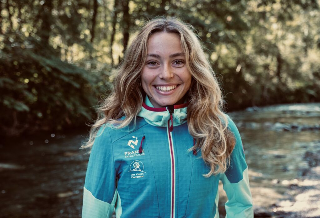 Louise, la jeune skieuse alpiniste qui monte
