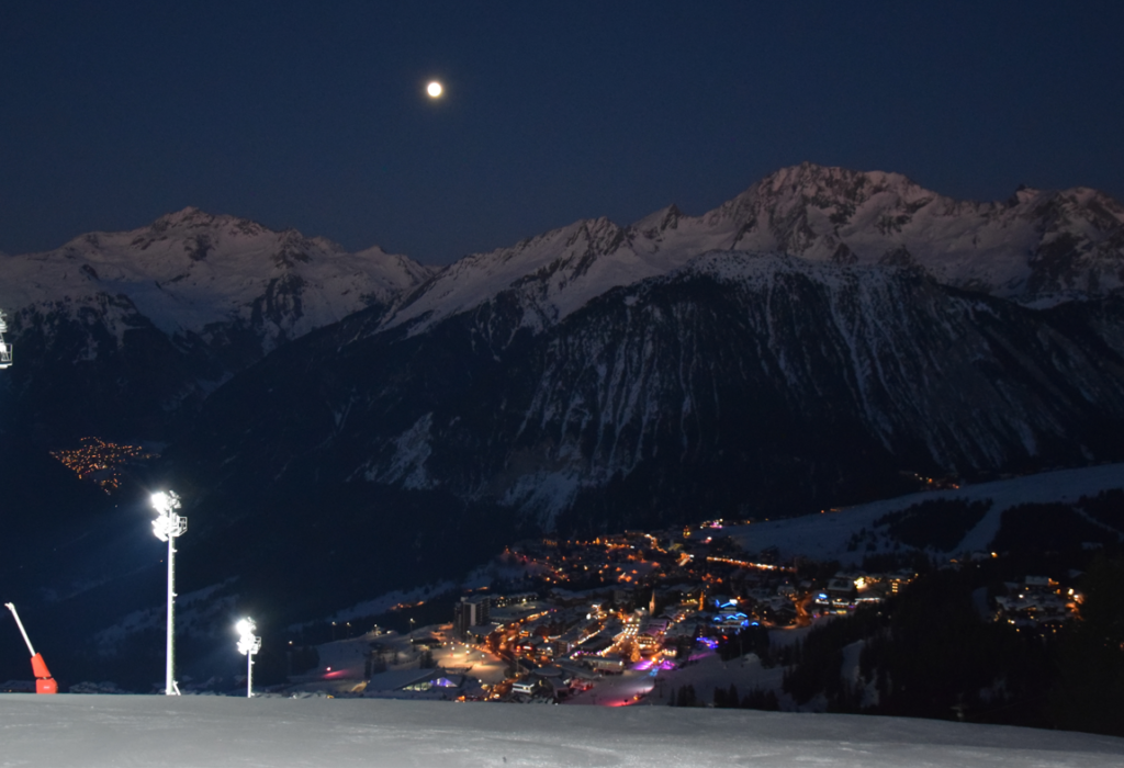 Coupe du monde : le ski féminin en nocturne à Courchevel