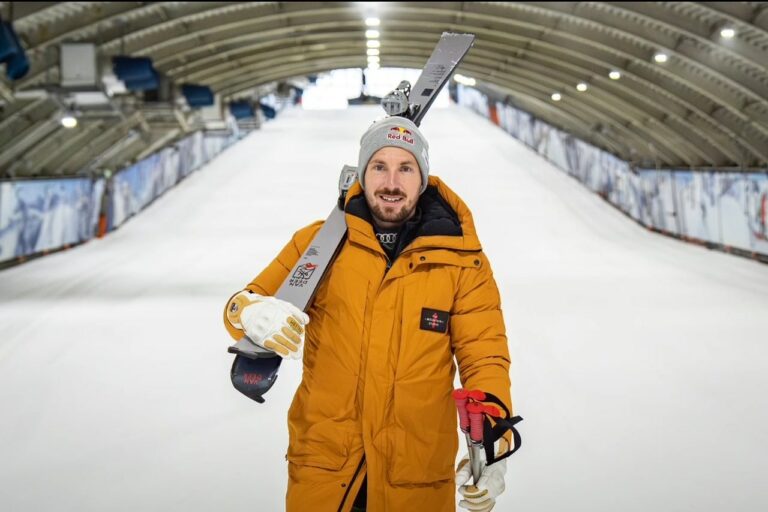 Marcel Hirscher signe son retour sur les skis… trois mètres sous le niveau de la mer
