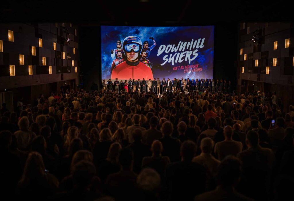 Downhill Skiers – La saison où la vitesse met les nerfs à vif