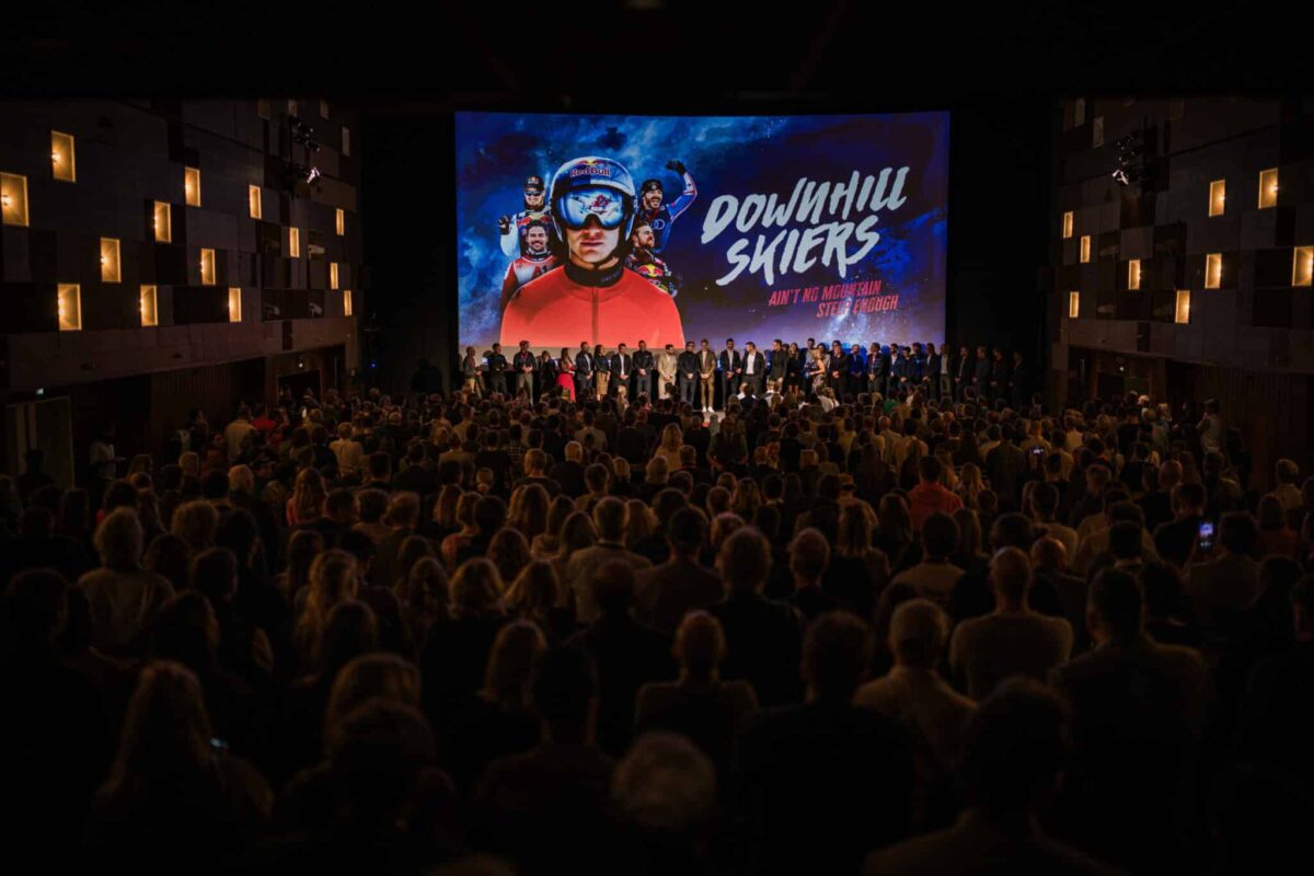 Downhill Skiers – La saison où la vitesse met les nerfs à vif