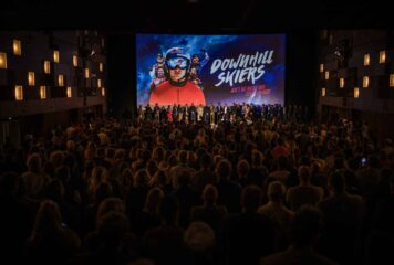 Downhill Skiers – La saison où la vitesse met les nerfs à vif
