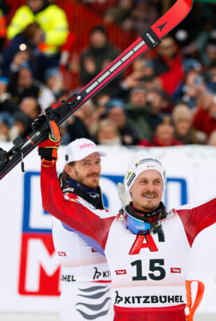 Superbe première de Manuel Feller à Kitzbühel