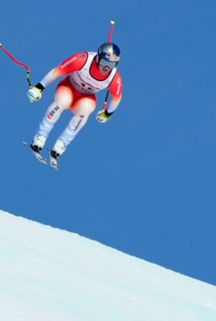 Franjo Von Allmen domine la descente de Crans Montana