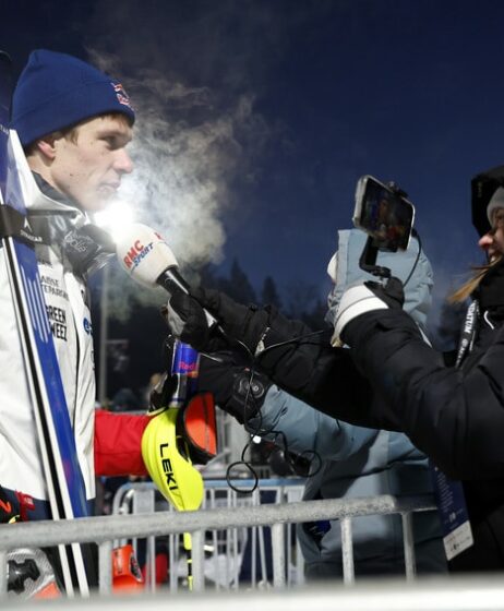 « Derrière le micro » avec Léna Marjak